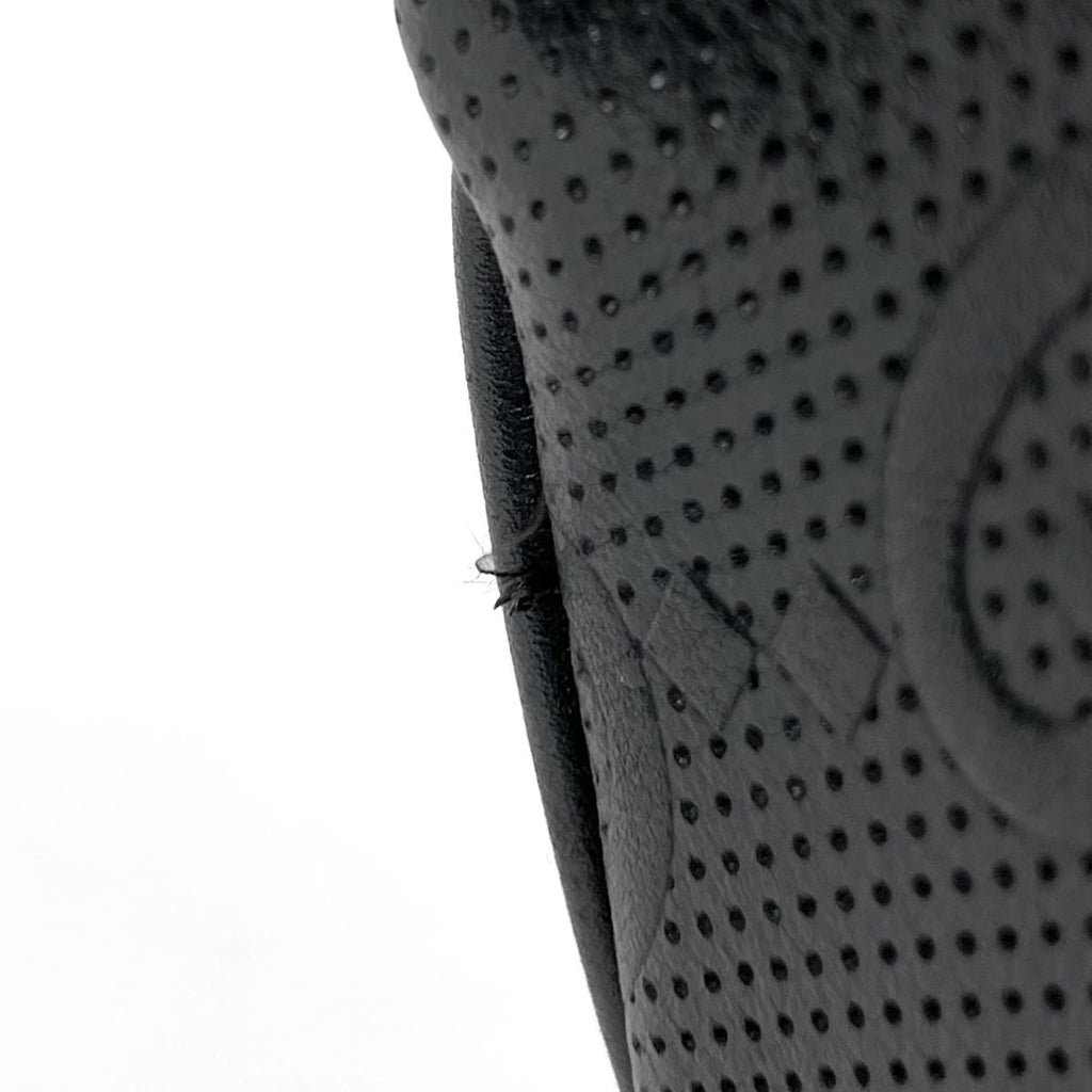 Gucci Belt Bag GG Embossed Bag Leather Black — view 4
