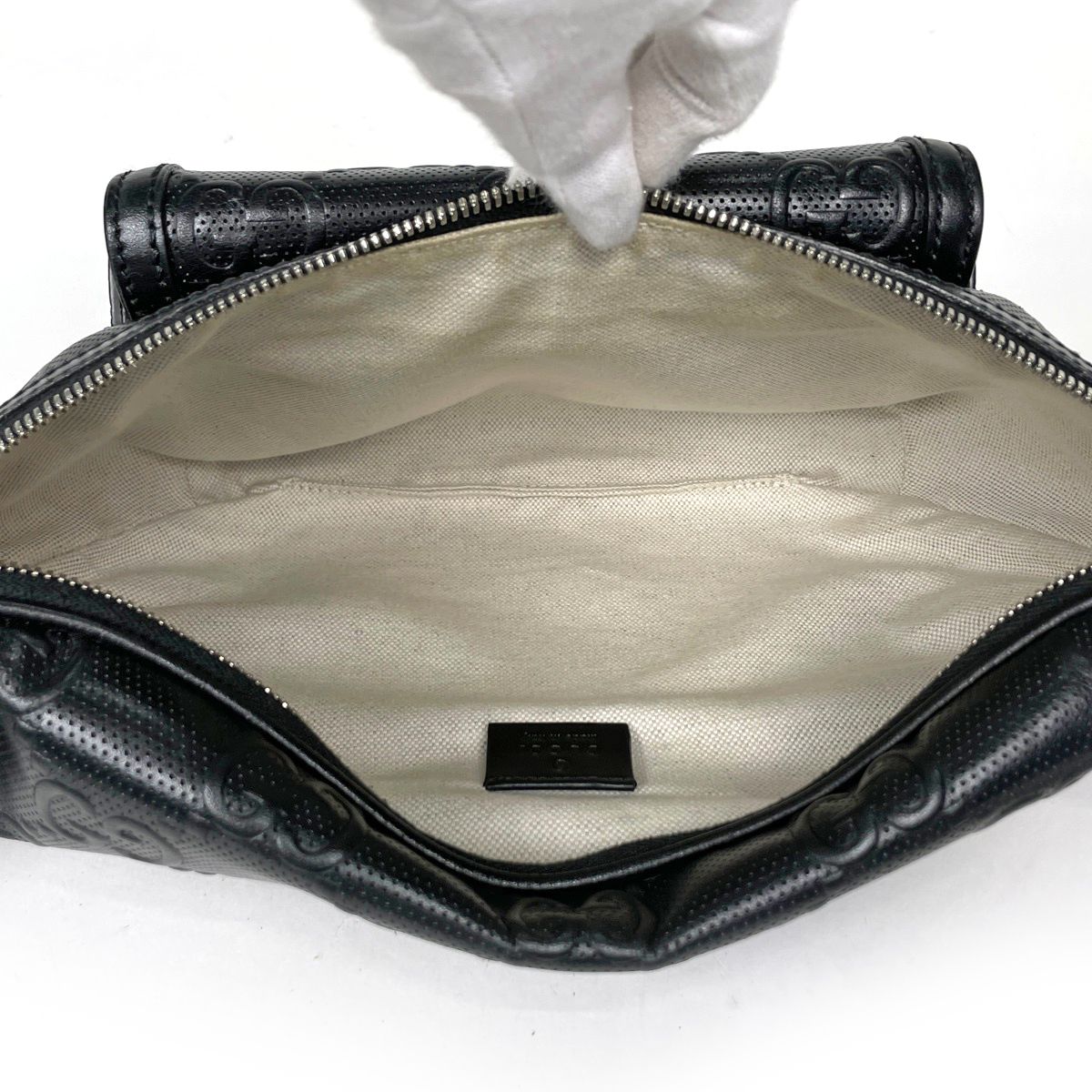 Gucci Belt Bag GG Embossed Bag Leather Black — view 7