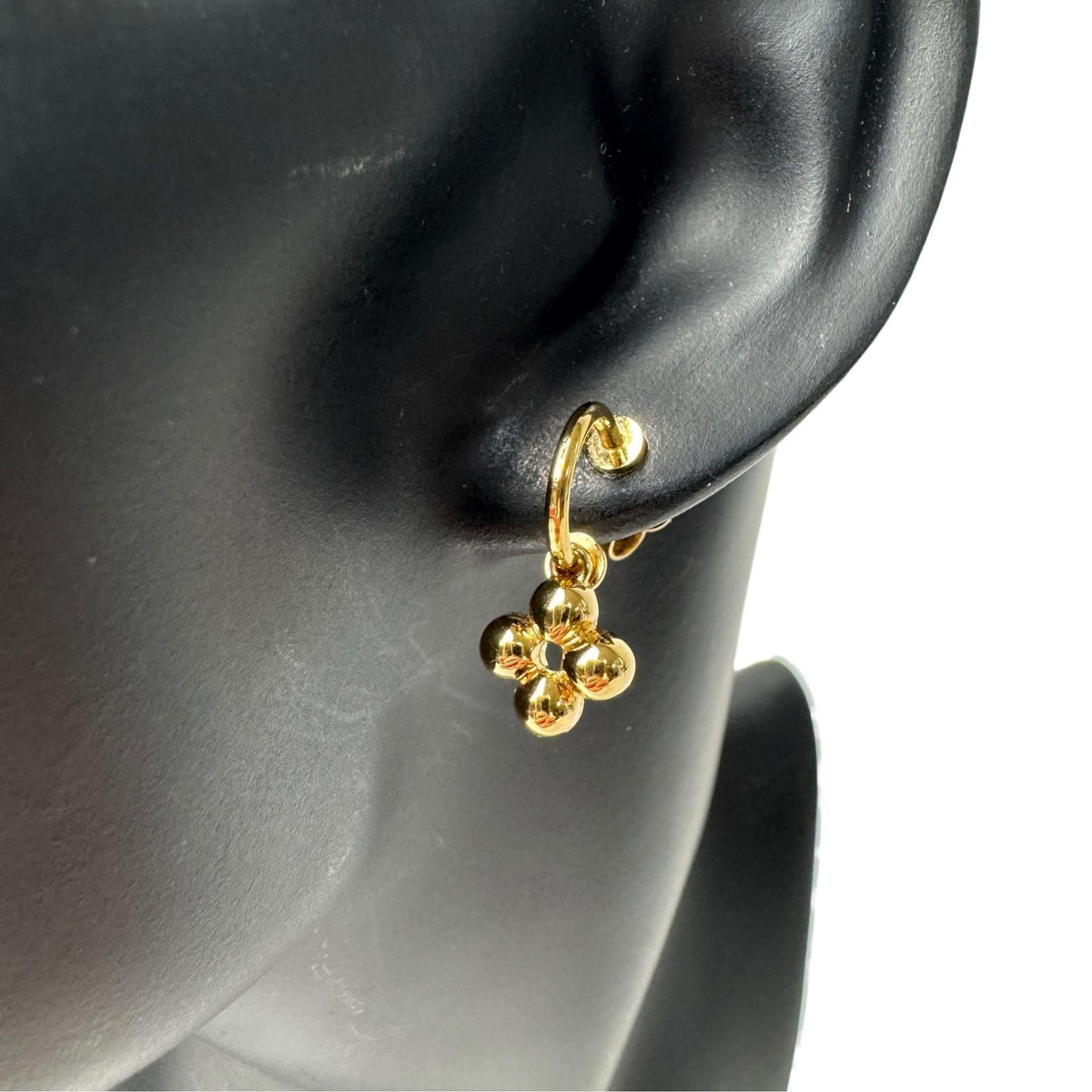 Louis Vuitton Earrings Blooming Monogram Gold — view 4