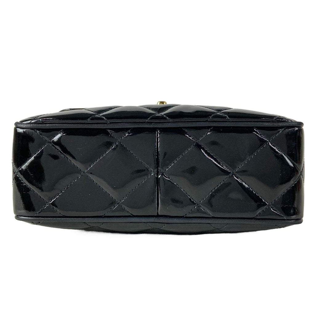 Chanel Shoulder Bag Quilted Black Gold Chain Flap Pocket Leather — view 5