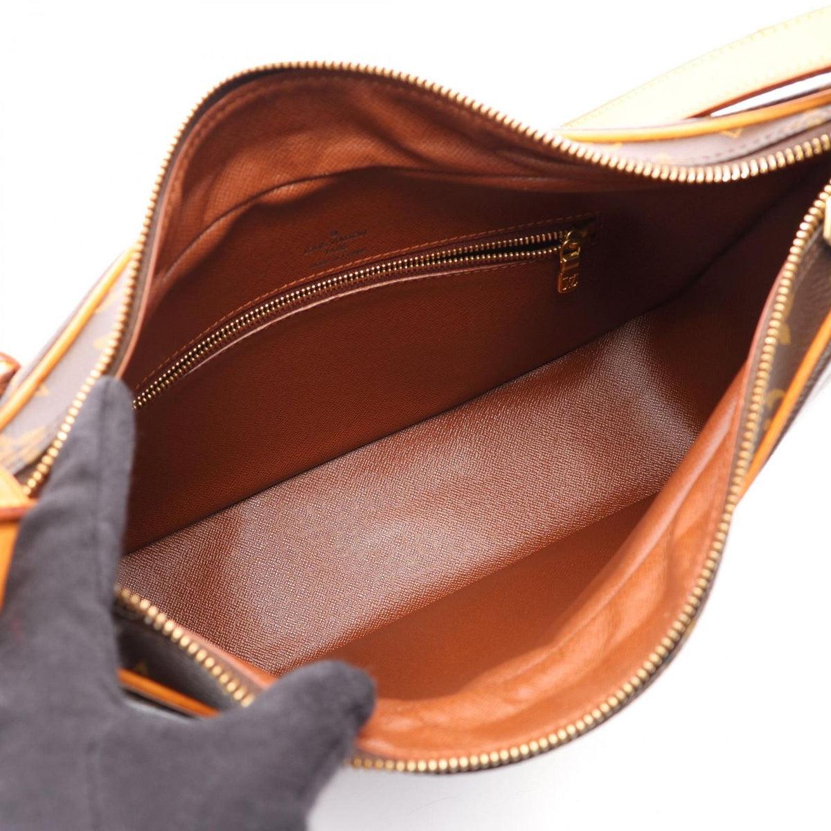 Louis Vuitton Shoulder Bag Boulogne PM Monogram Leather — view 3