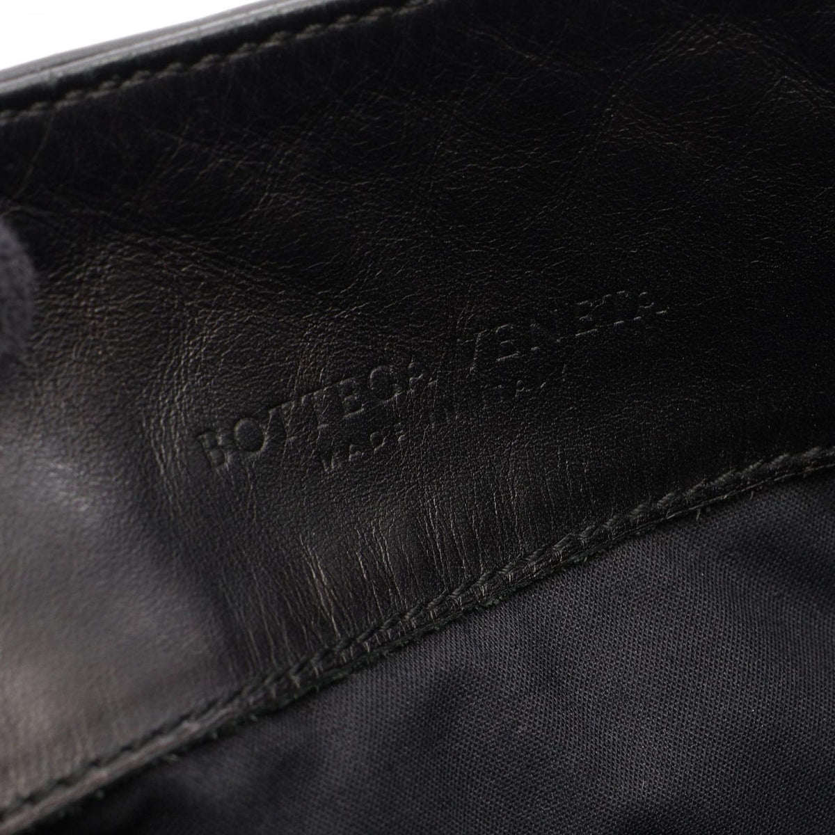 Bottega Veneta Shoulder Bag Intrecciato Black Leather — view 4