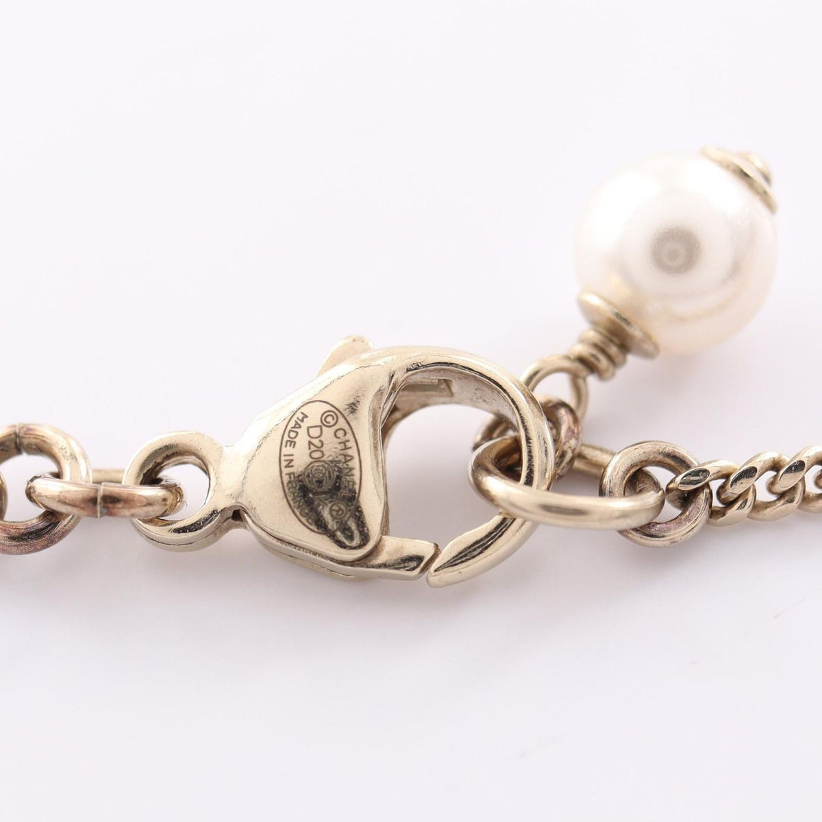 Chanel Necklace CC Logo Silver Pearl — view 4