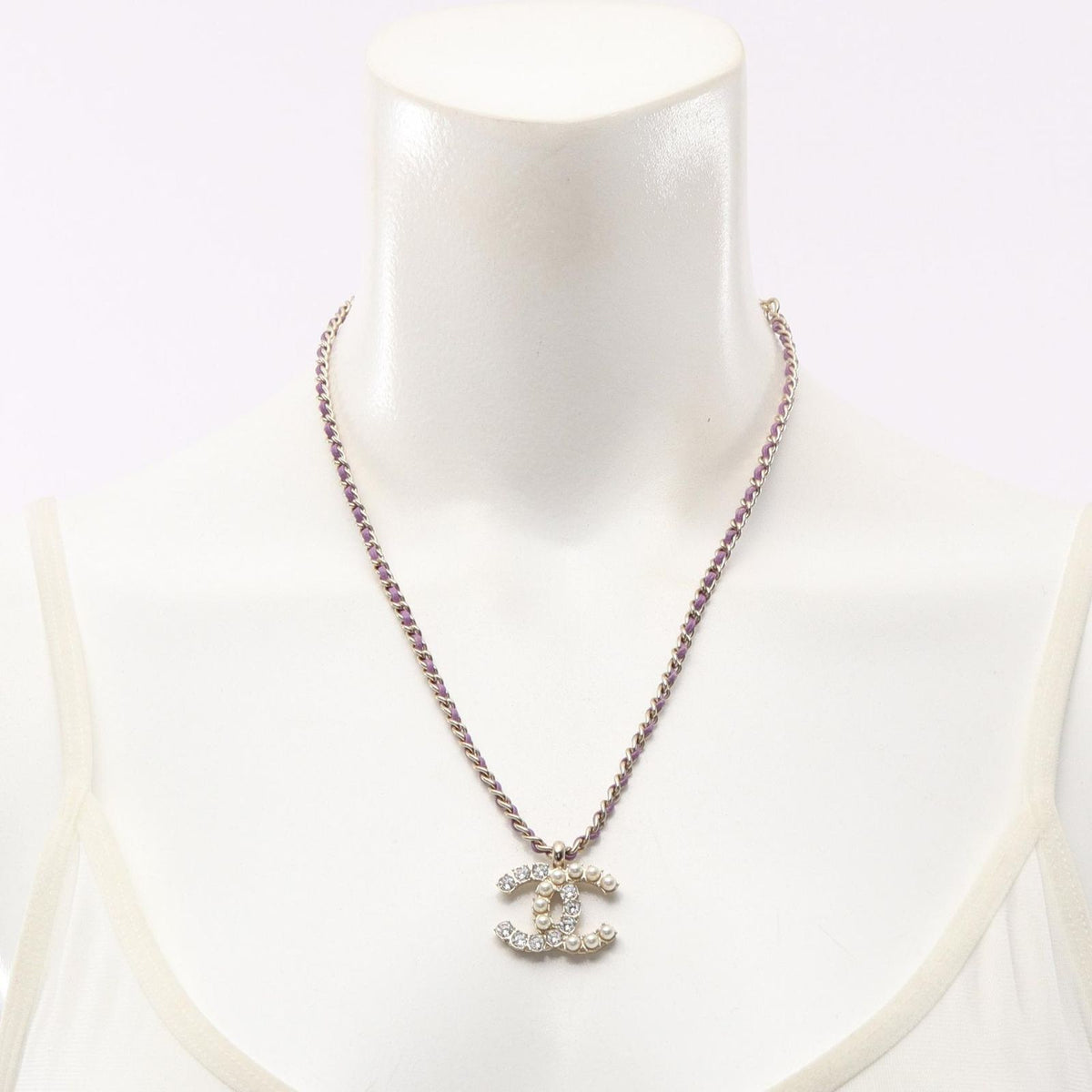 Chanel Necklace CC Logo Leather — view 5