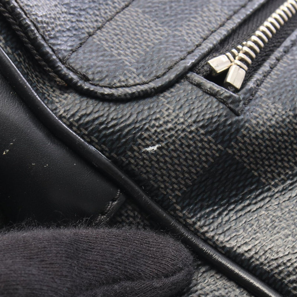 Louis Vuitton Shoulder Bag District MM NM Damier Graphite Leather — view 8
