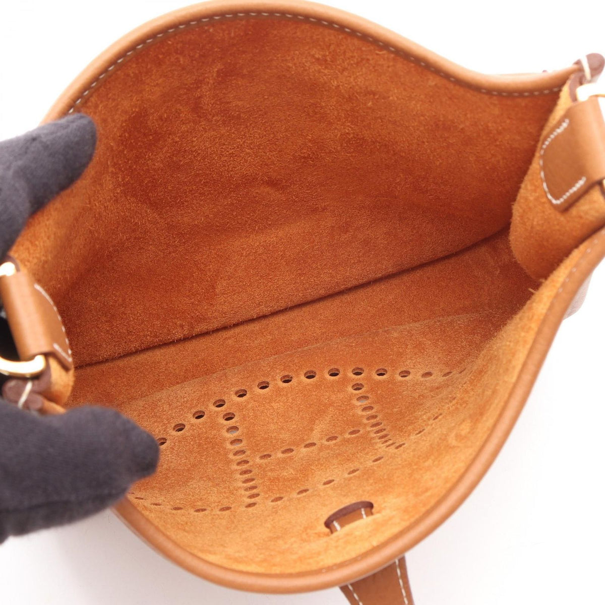 Hermes Shoulder Bag Evelyne 23 Gold — view 3