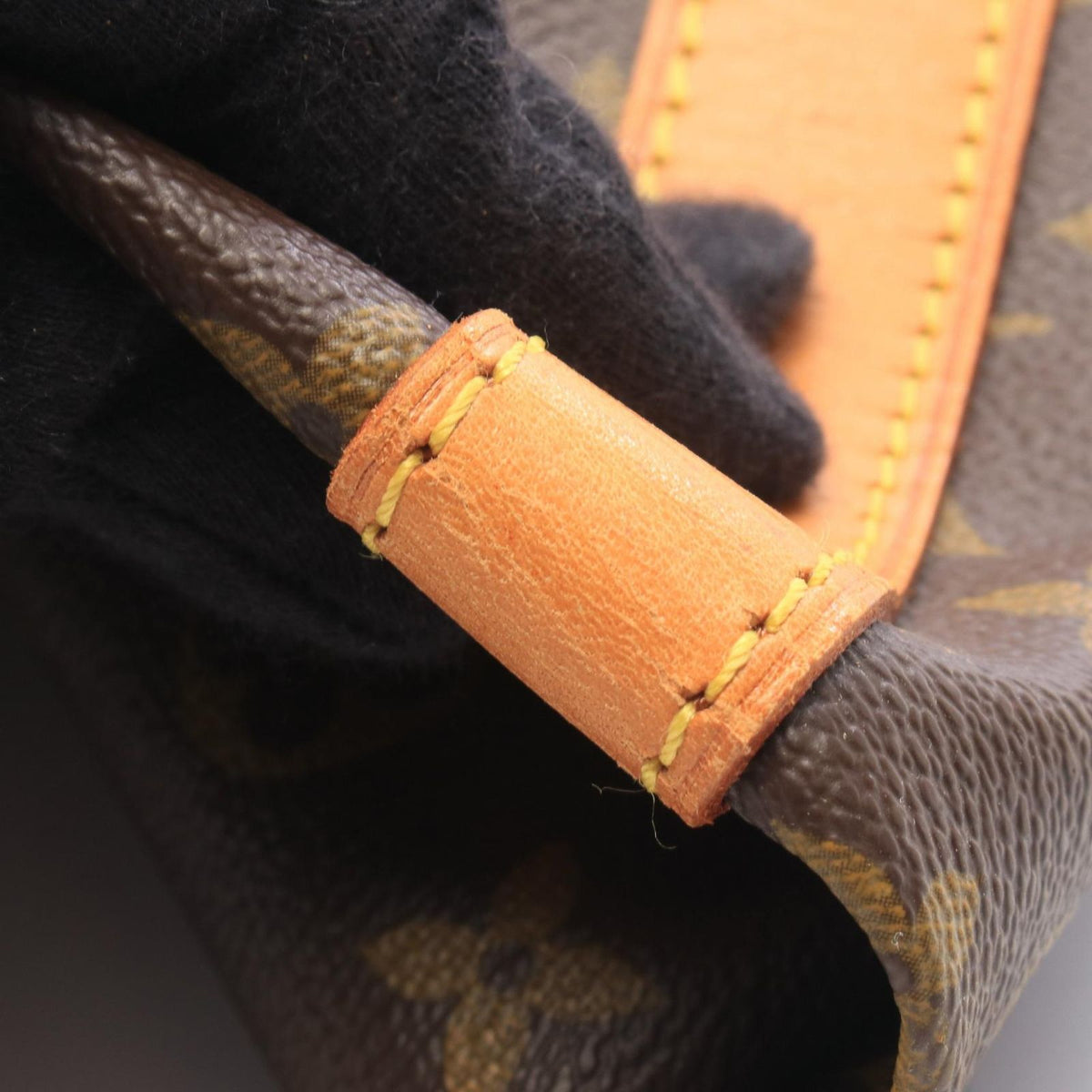 Louis Vuitton Boston Bag Keepall 60 Leather — view 7