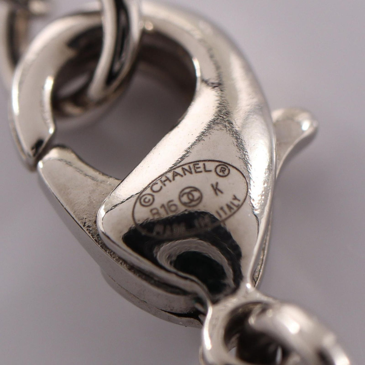 Chanel Necklace CC Logo Cat Silver — view 5