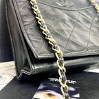 Chanel Vintage Quilted CC Logo Bag Black — view 7