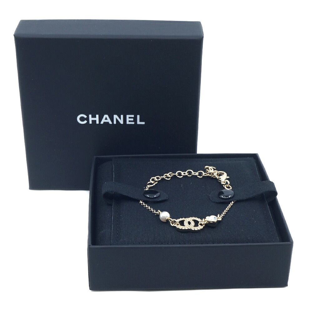 Chanel 25B Bracelet CC Logo Pearl Metal Gold — view 8