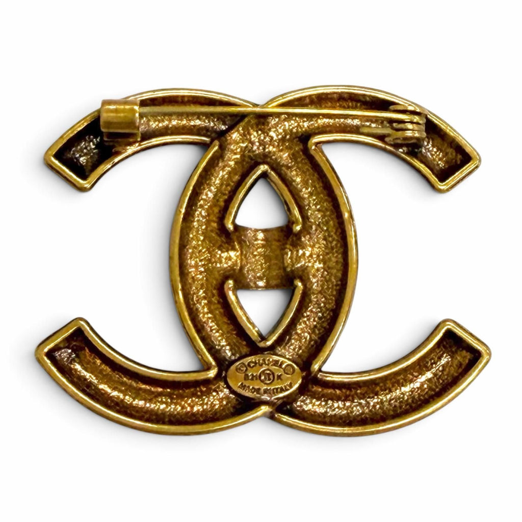 Chanel CC Logo Turnlock Design Brooch Gold — view 2