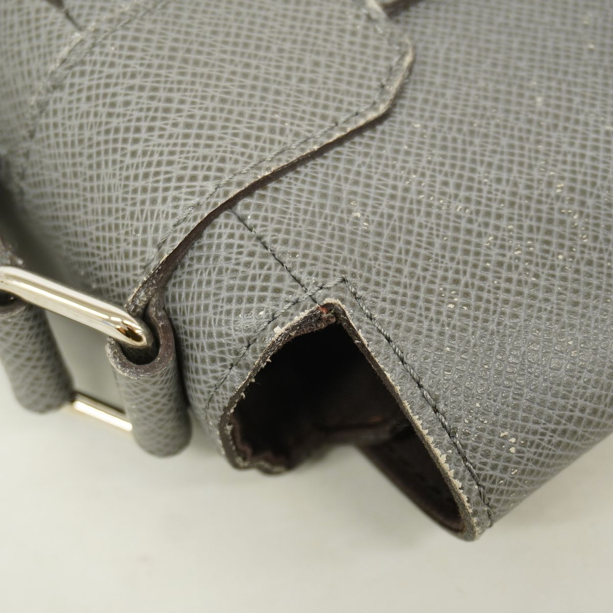 Louis Vuitton Shoulder Bag Taiga Roman PM Glacier — view 7