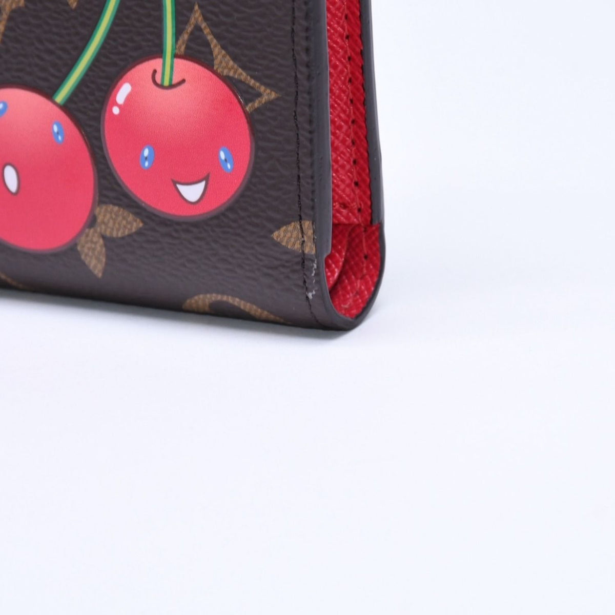 Louis Vuitton LV TM Portefeuille Lisa Bifold Wallet Compact Monogram Cherry — view 5
