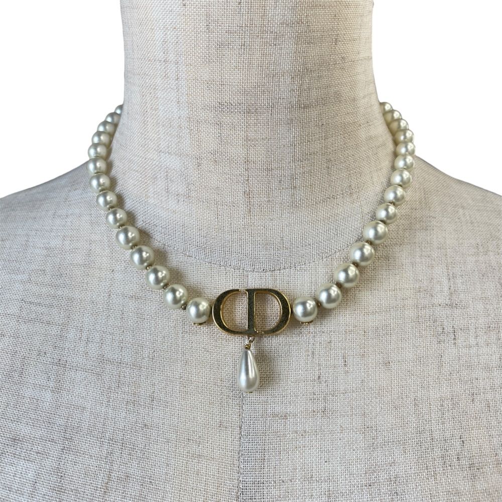 Dior Pendant 30 Montaigne Metal Faux Pearl Gold White — view 6