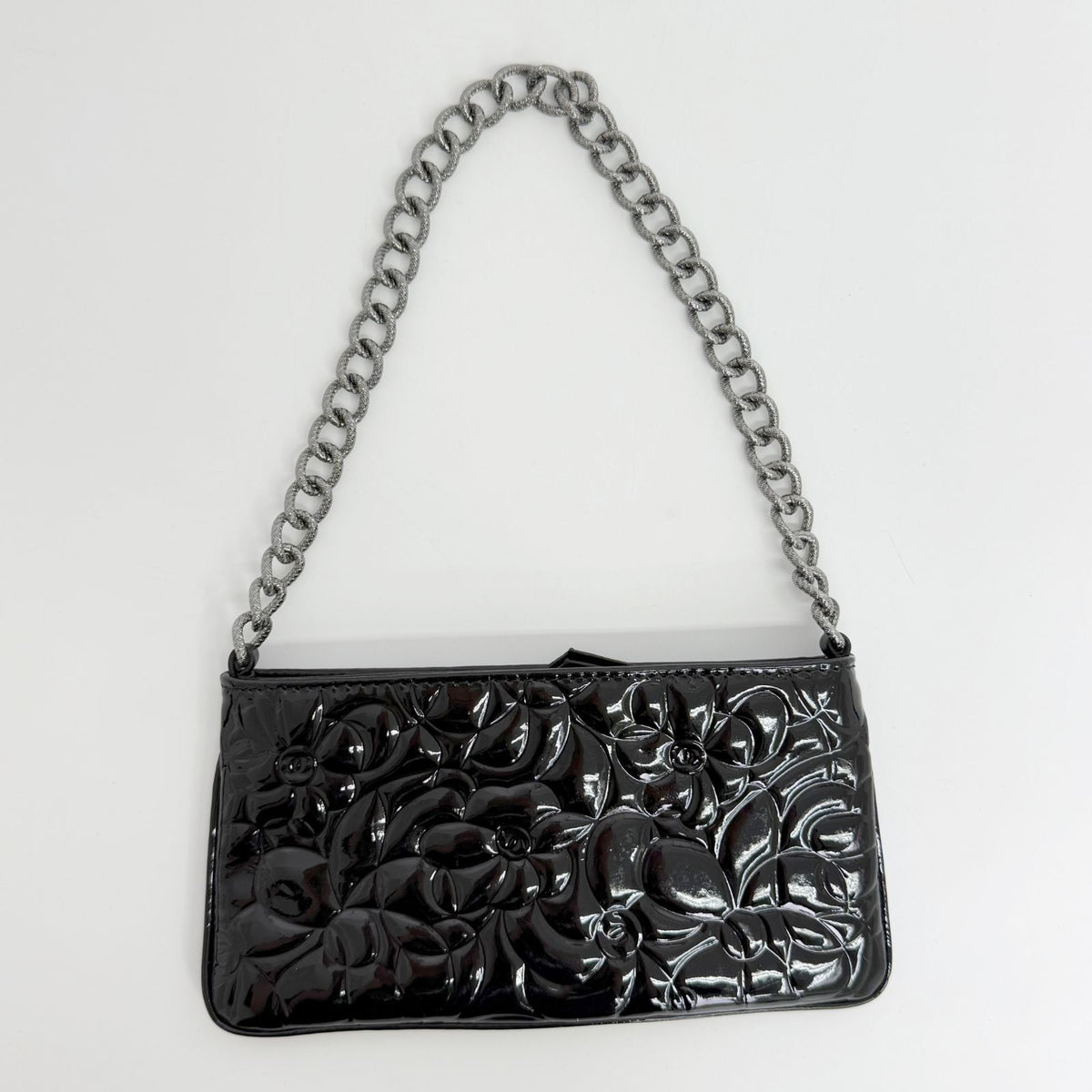 Chanel Camellia Patent Chain Pochette Shoulder Bag Clutch Black Silver Seal — view 4
