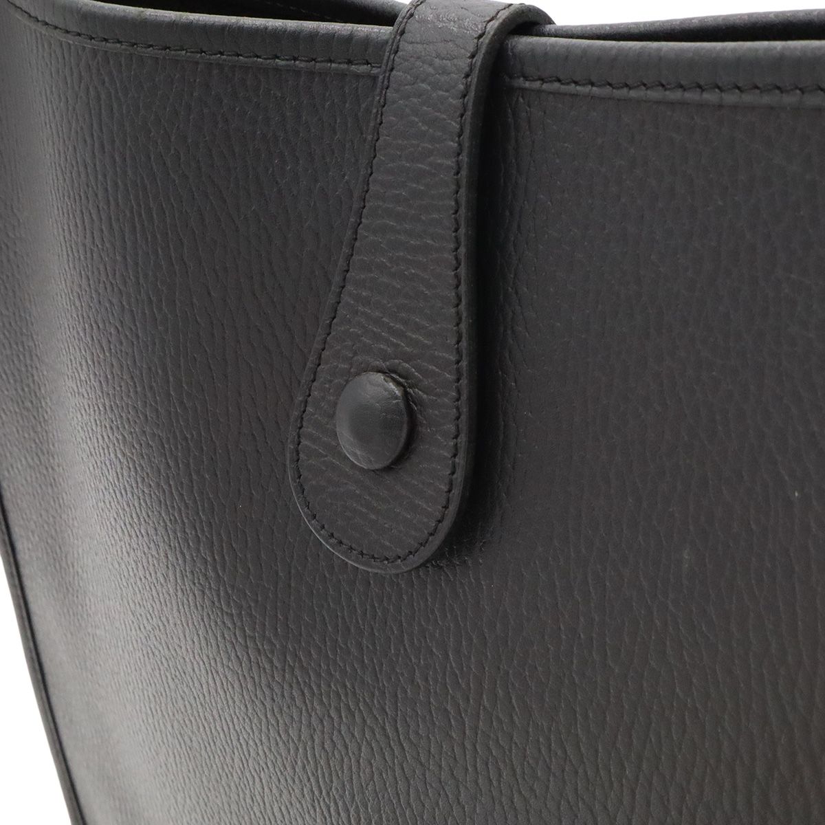 Hermes Evelyne I 1 GM Shoulder Bag Ardennes Leather Black Gold — view 6
