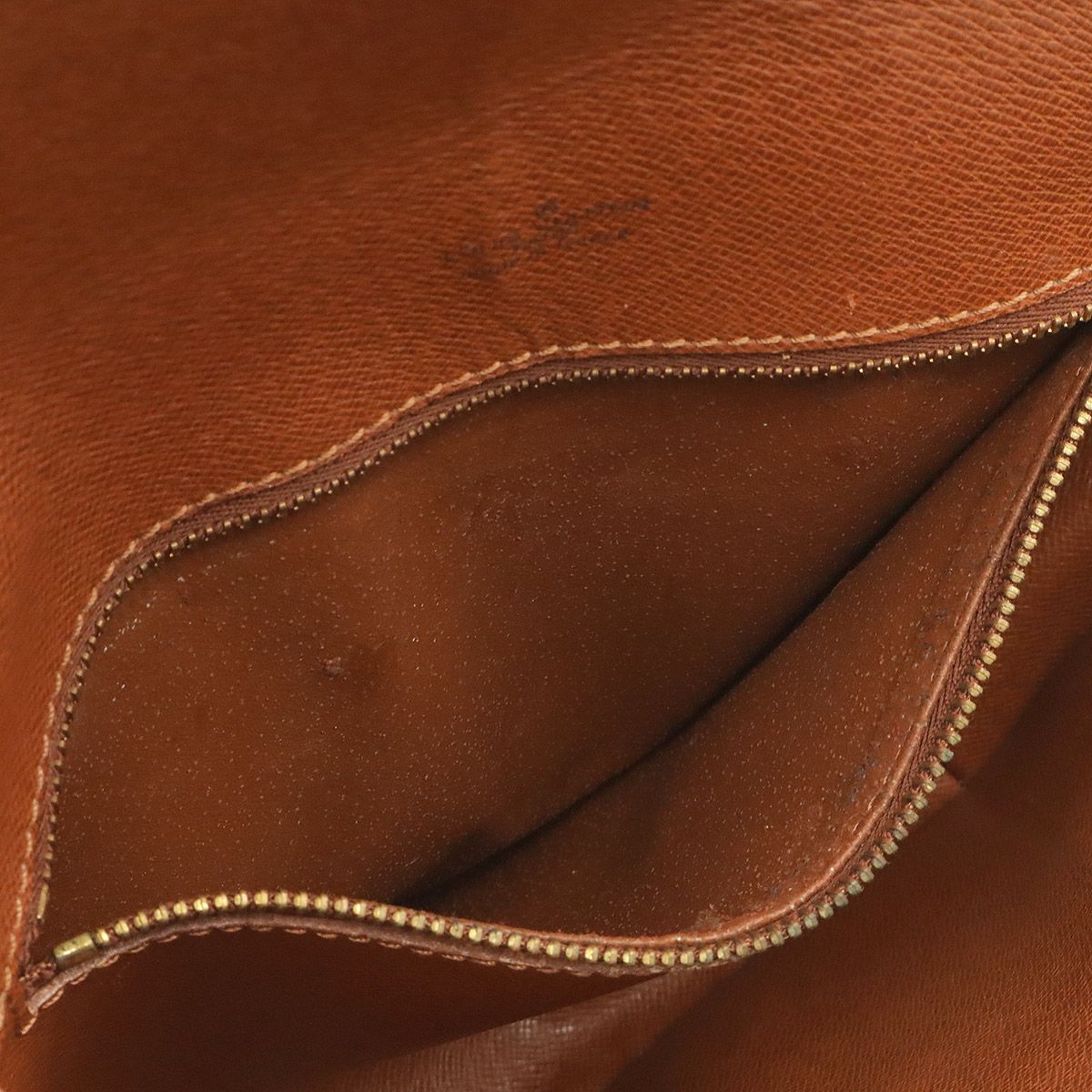 Louis Vuitton Monogram Chantilly Shoulder Bag Pochette — view 8