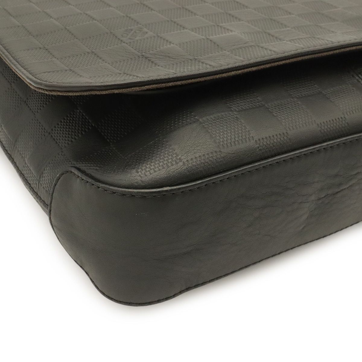 Louis Vuitton Damier Infini District PM Messenger Bag Crossbody Onyx Black — view 3