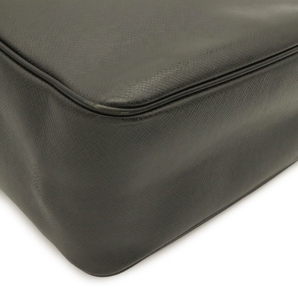 Louis Vuitton Taiga Shoulder Bag Crossbody Leather Ardoise Black — view 3