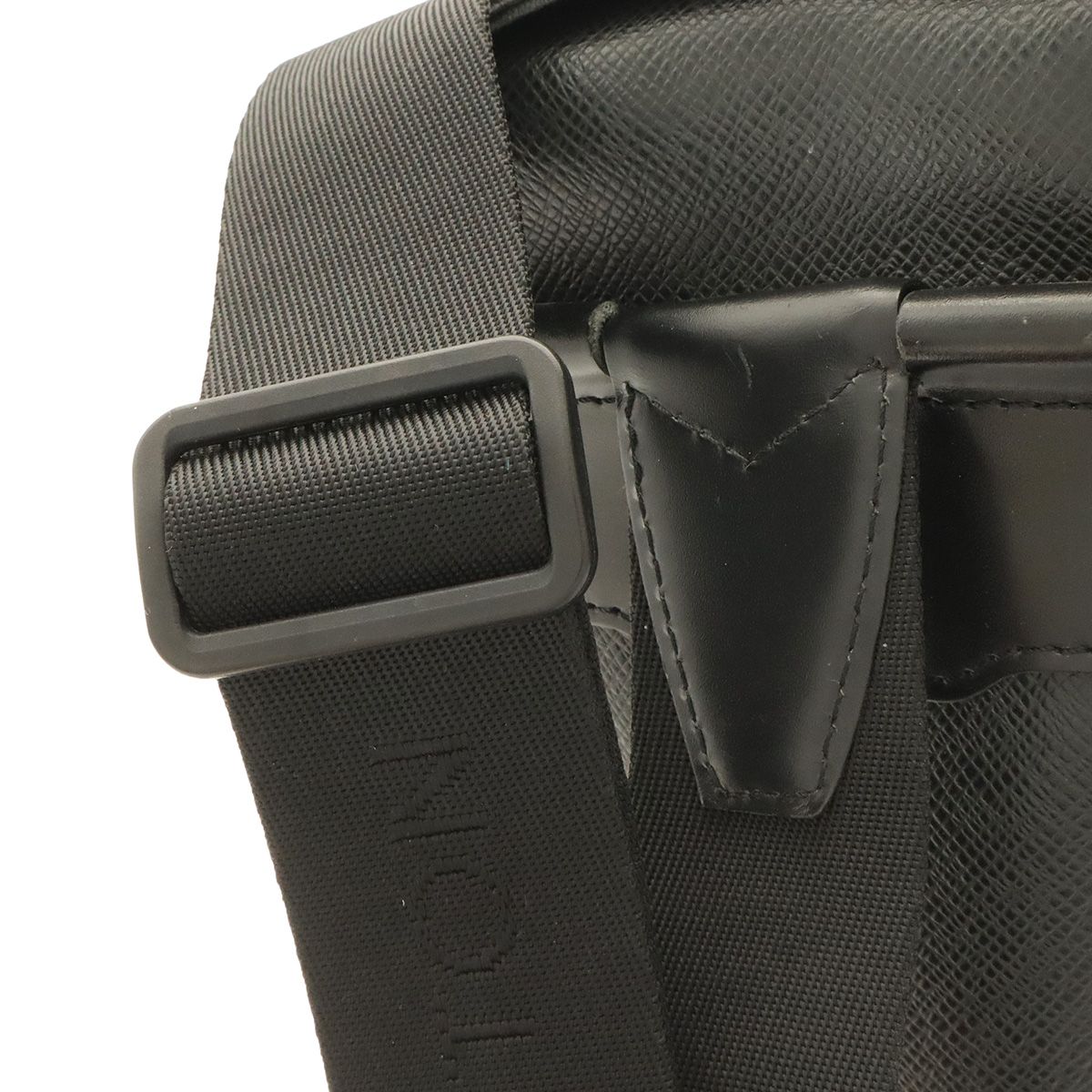 Louis Vuitton Taiga Shoulder Bag Crossbody Leather Ardoise Black — view 4
