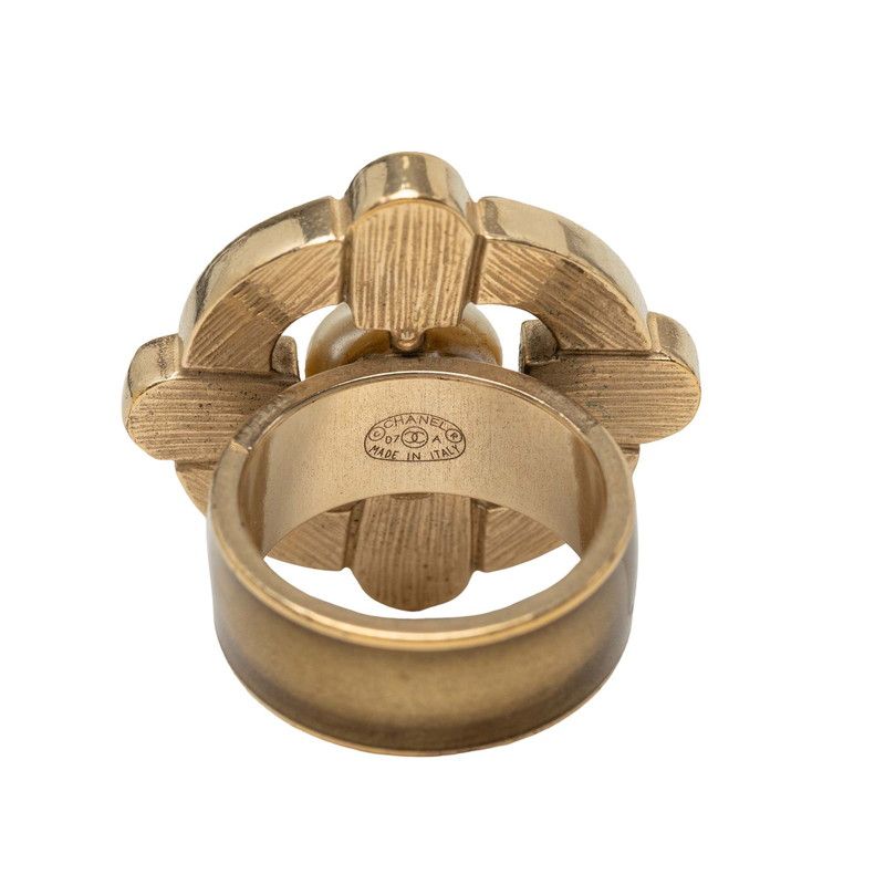 Chanel 07A CC Logo Ring Gold Brown Plated Faux Pearl — view 4