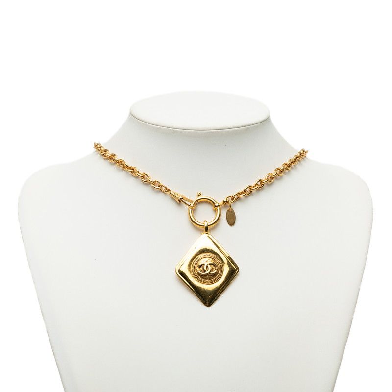 Chanel CC Logo Diamond Rogue Chain Pendant Gold Plated — view 6