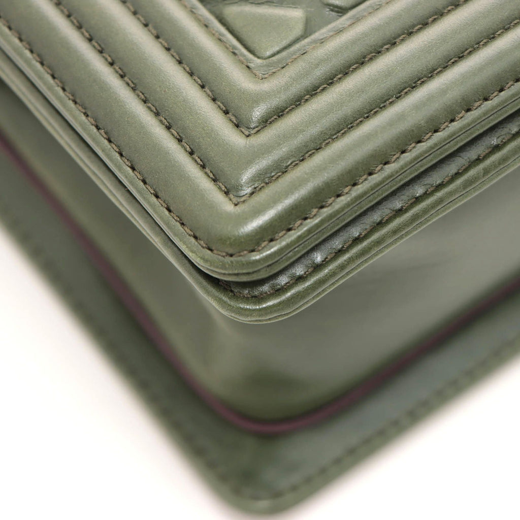 Chanel Boy 25 Quilted Chain Shoulder Green Silver Calfskin Bag — view 8