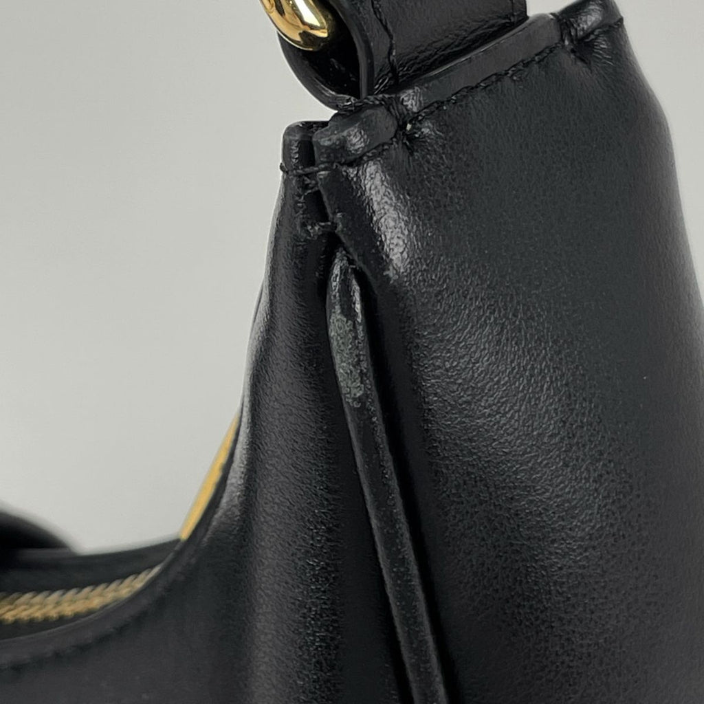 Celine Medium Ava Triomphe Shoulder Bag Leather Black — view 4