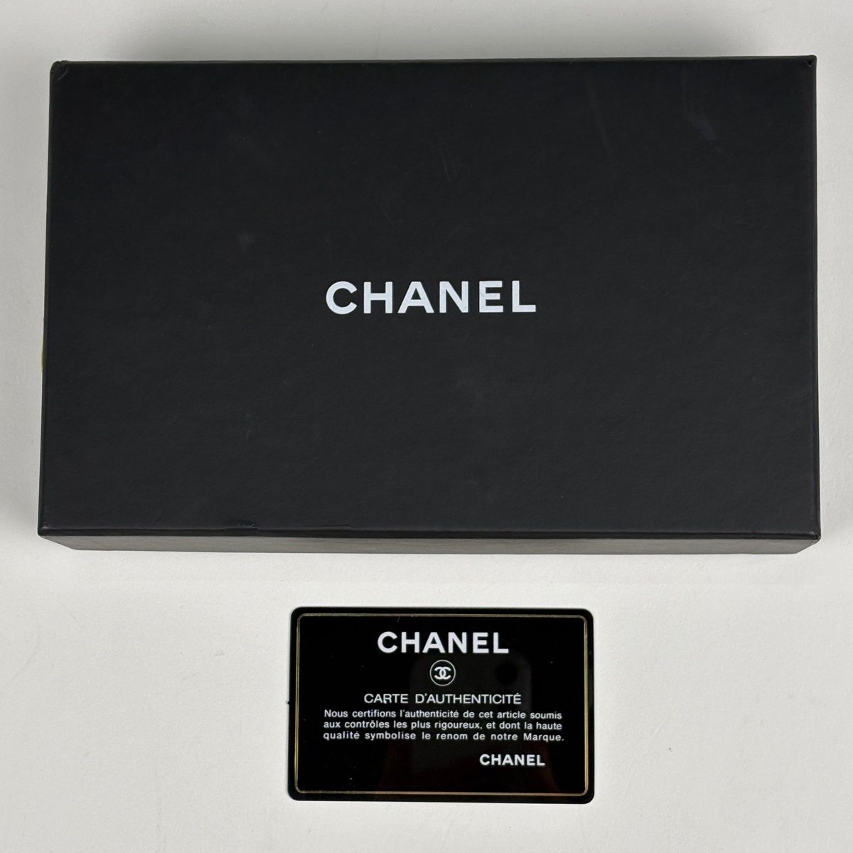 Chanel Trifold Wallet CC Logo Caviar Leather Black — view 7