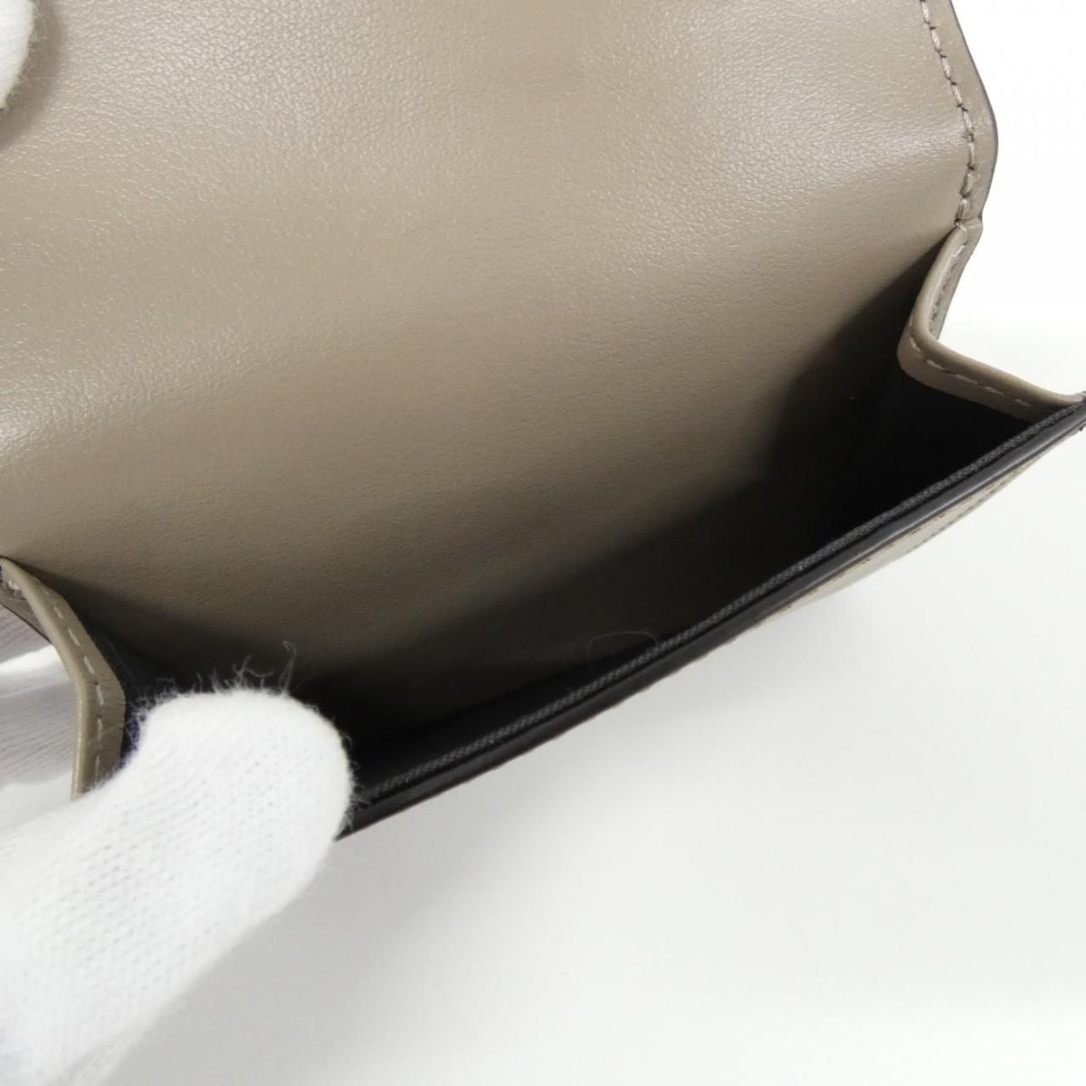 Fendi FF Diamond Wallet — view 4