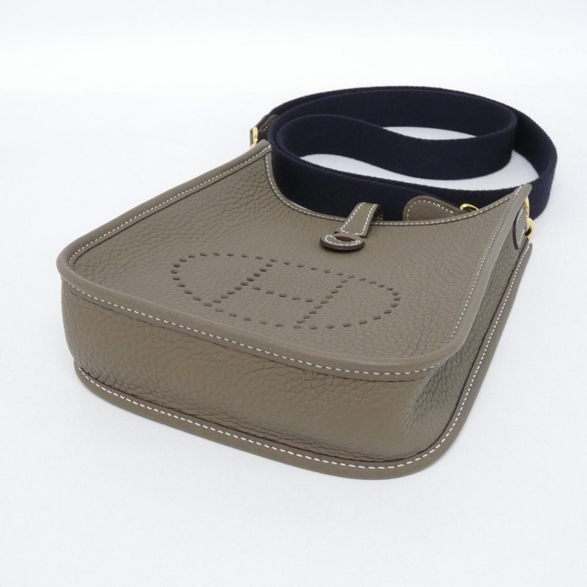 Hermes Evelyne Amazon 16 Shoulder Bag — view 3