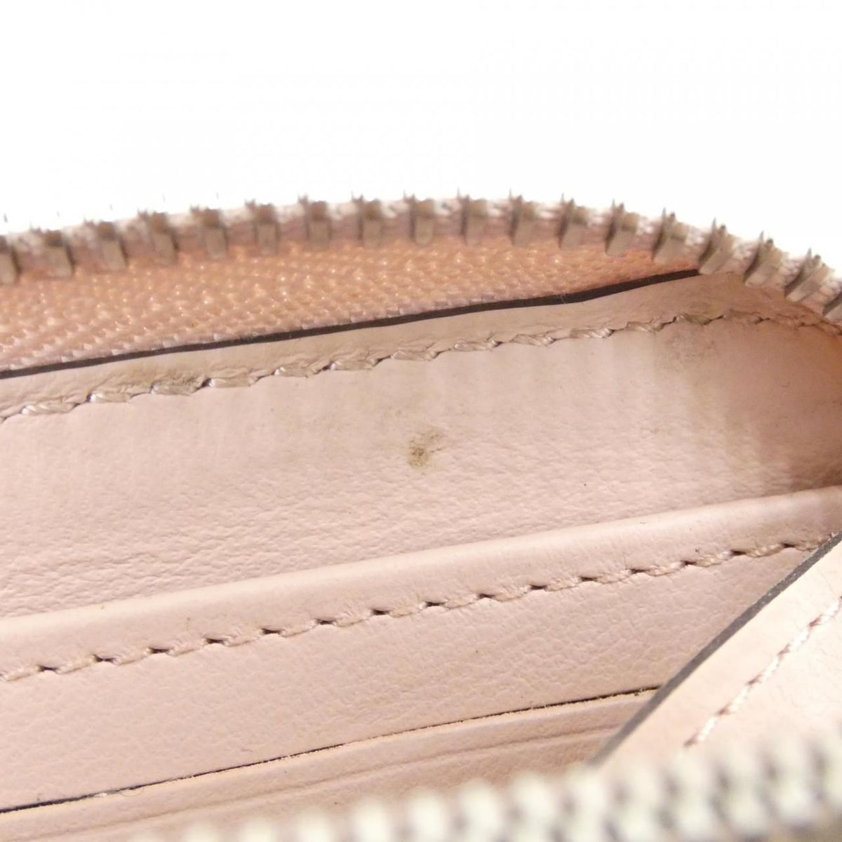 Louis Vuitton Mahina Zippy Wallet — view 4
