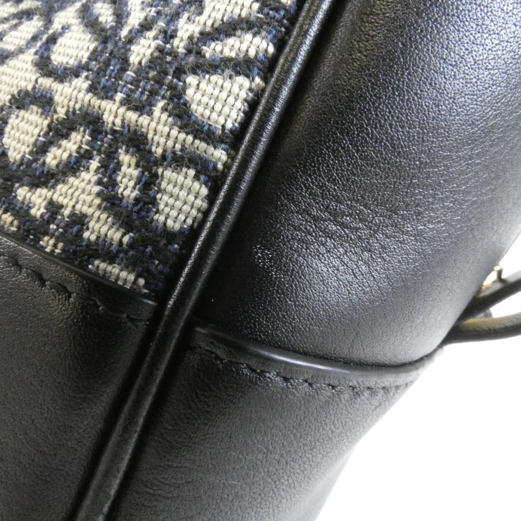 Loewe Amazona 19 Bag — view 4