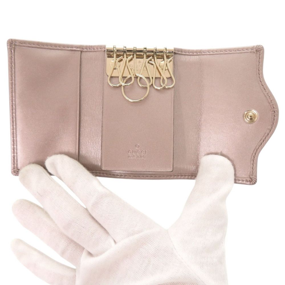 Gucci Interlocking G Micro Guccissima Leather Metallic Pink Key Case Key Holder — view 4