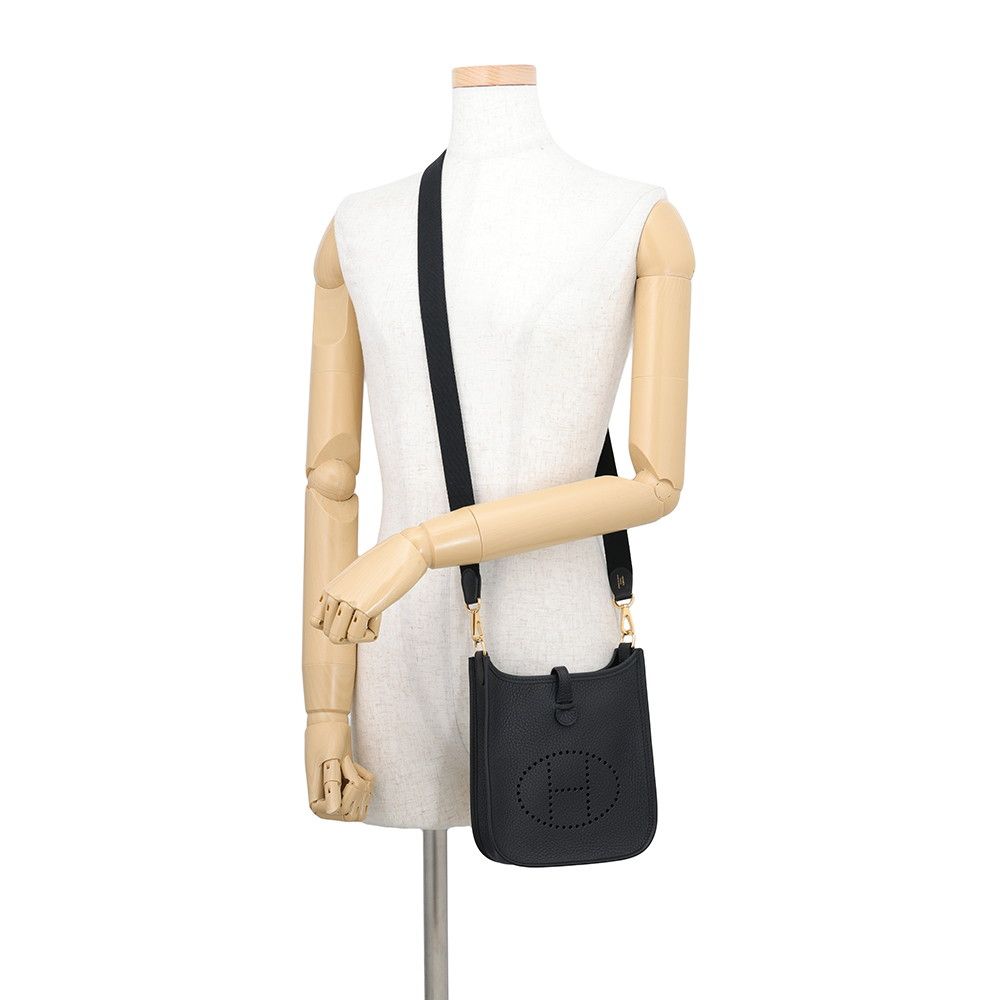 Hermes Shoulder Bag Evelyne TPM 111 Amazon Black Gold Taurillon Clemence — view 4