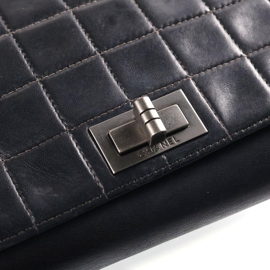 Chanel Choco Bar 2.55 Chain Shoulder Bag Lambskin Black Silver — view 6
