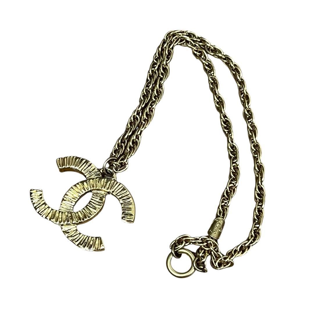 Chanel Vintage Gold Chain Necklace Plated — view 2