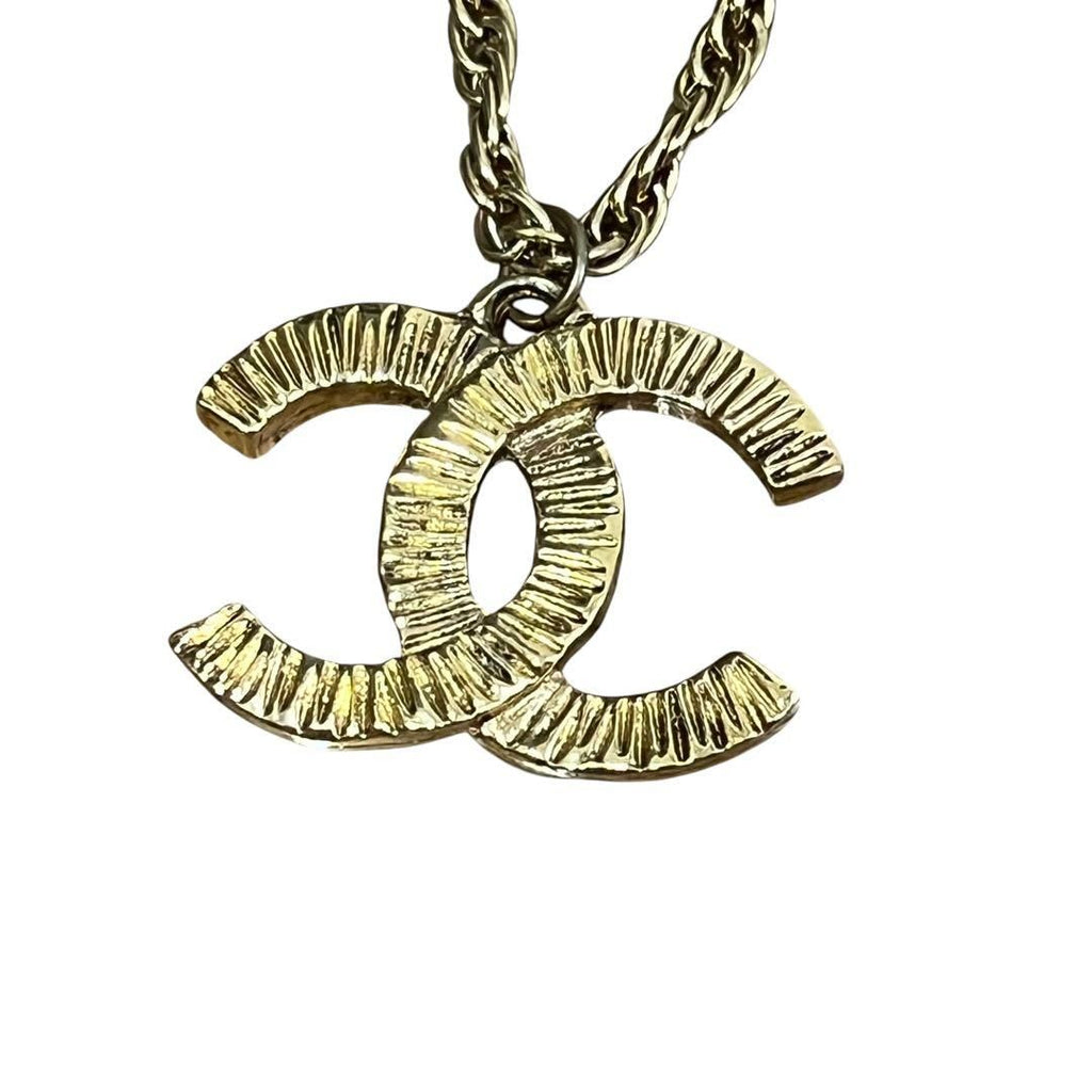 Chanel Vintage Gold Chain Necklace Plated — view 3