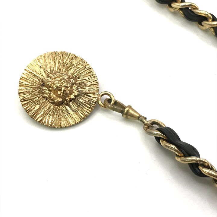 Chanel CC Logo Chain Belt Vintage Gold — view 3