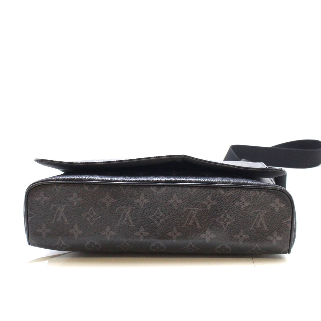 Louis Vuitton District MM Shoulder Bag Monogram Eclipse Gray Silver — view 7