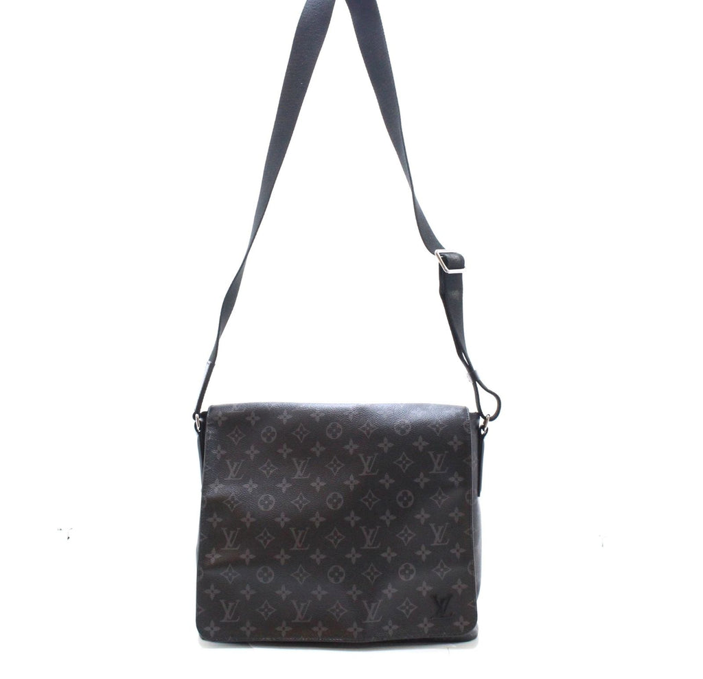 Louis Vuitton District MM Shoulder Bag Monogram Eclipse Gray Silver — view 2