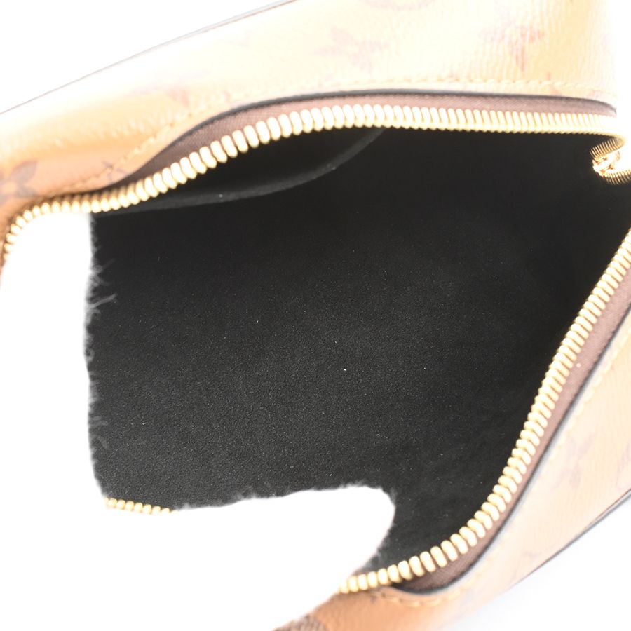 Louis Vuitton Clutch Rocker Dopp Kit Trunk — view 4