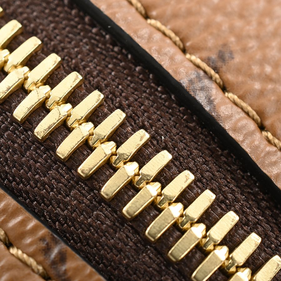 Louis Vuitton Clutch Rocker Dopp Kit Trunk — view 7