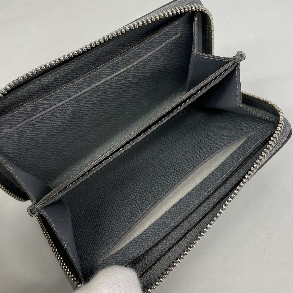 Louis Vuitton Coin Purse Taiga Zippy Glacier — view 3