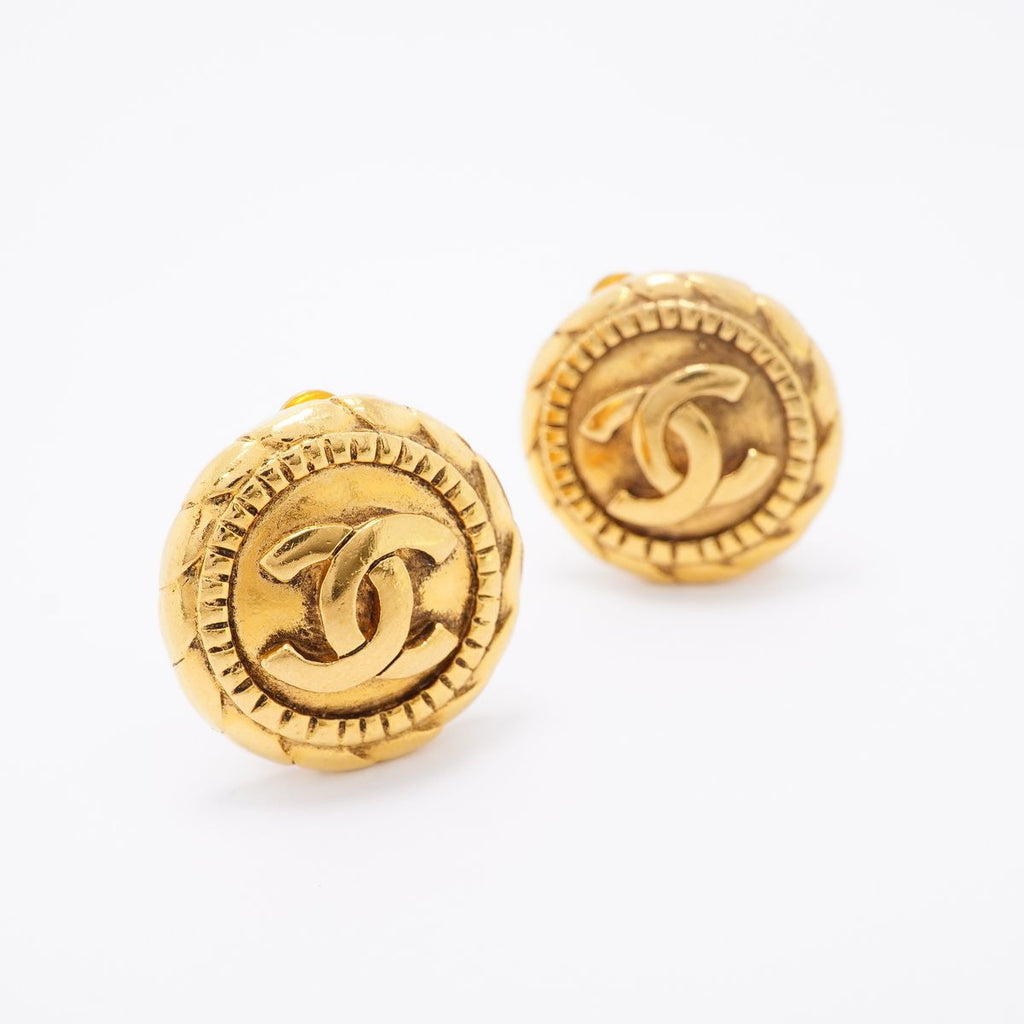 Chanel Earrings Vintage CC Logo Round Circle Gold Plated — view 2