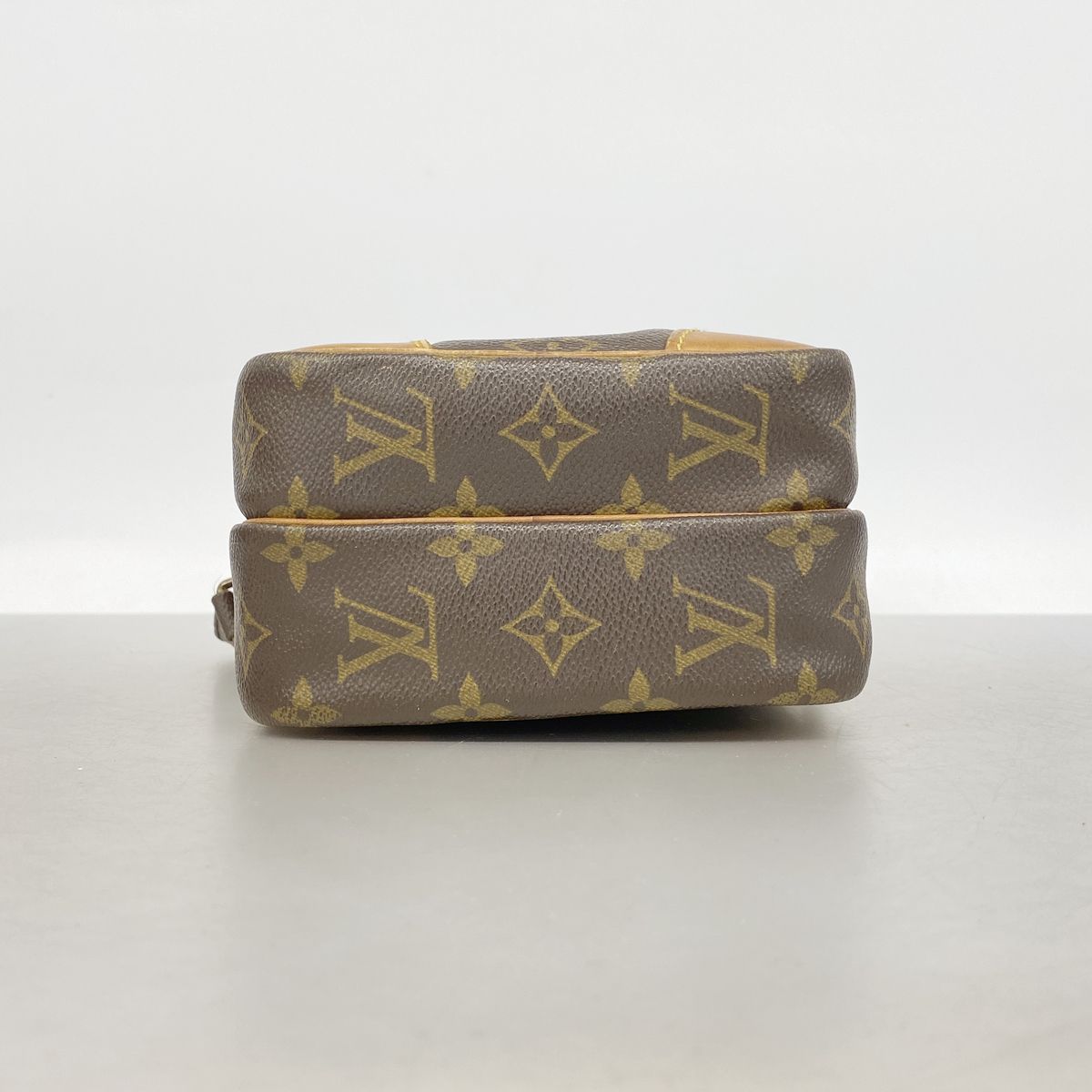 Louis Vuitton Shoulder Bag Monogram Amazon Brown — view 3