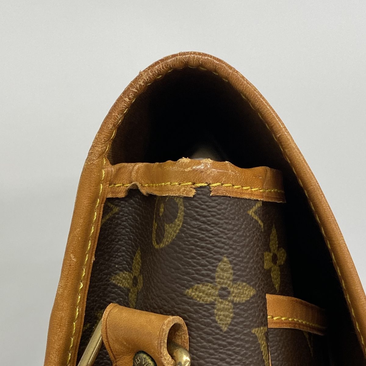 Louis Vuitton Shoulder Bag Monogram Gibeciere GM Brown — view 6
