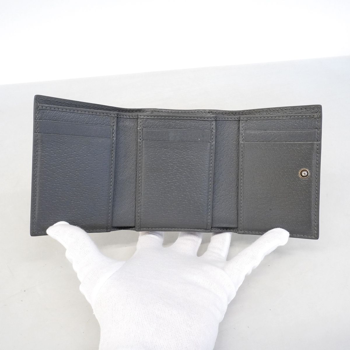 Gucci Trifold Wallet GG Supreme Black Silver — view 4
