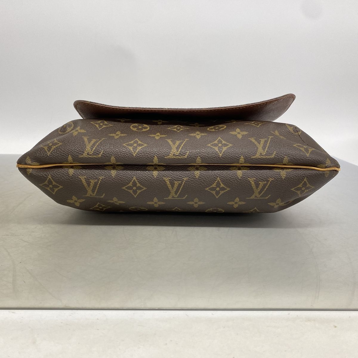 Louis Vuitton Shoulder Bag Monogram Musette Brown — view 3