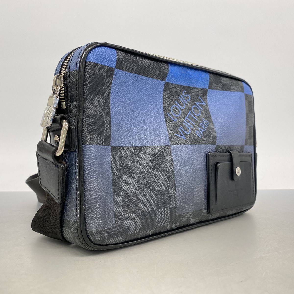 Louis Vuitton Shoulder Bag Damier Graphite Giant Alpha Messenger Black Blue — view 2